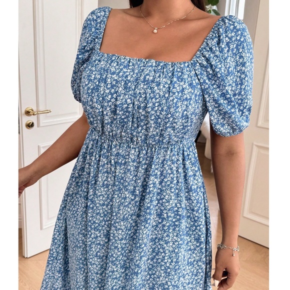 Plus Floral Print Square Neck Puff Sleeve Dress - Picture 4 of 4